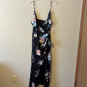 Lulus extra large Spegatti strap dress. Still has tags never worn